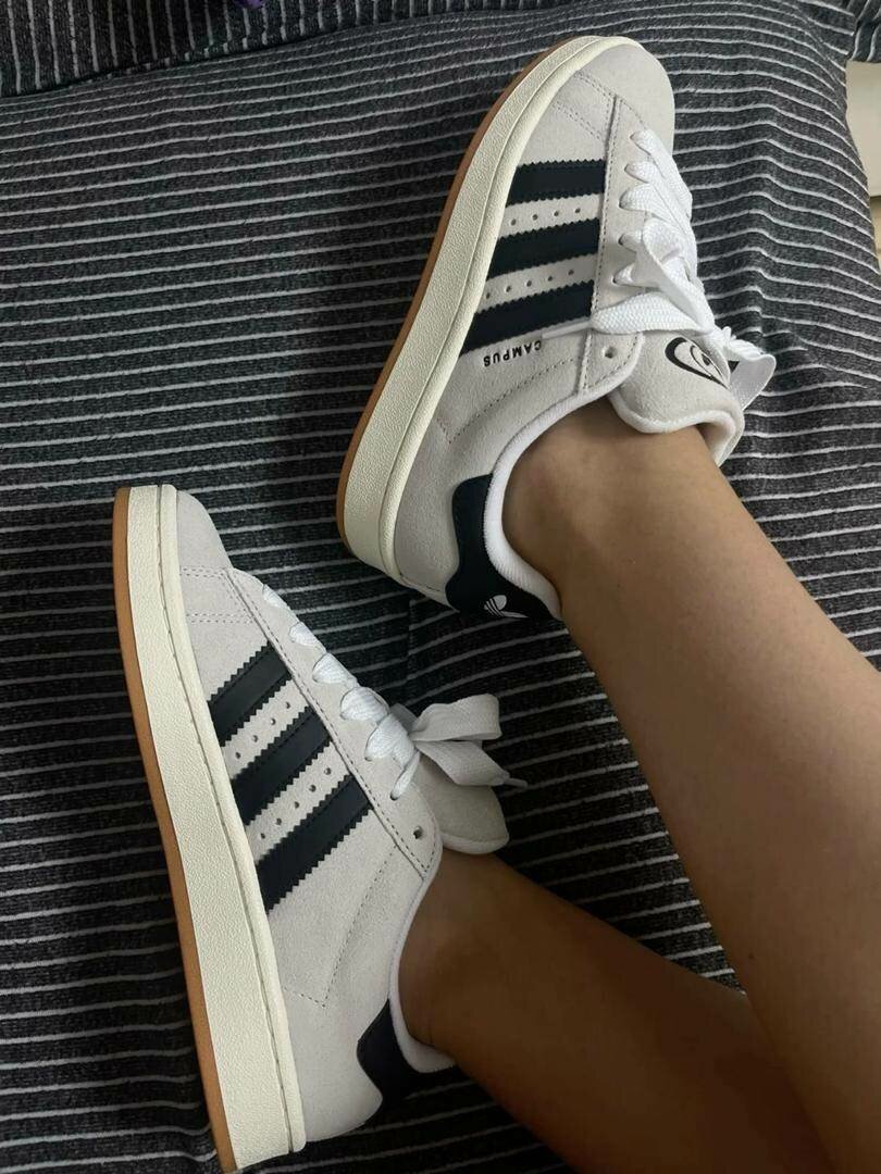 Baskets blanches Adidas unisexes