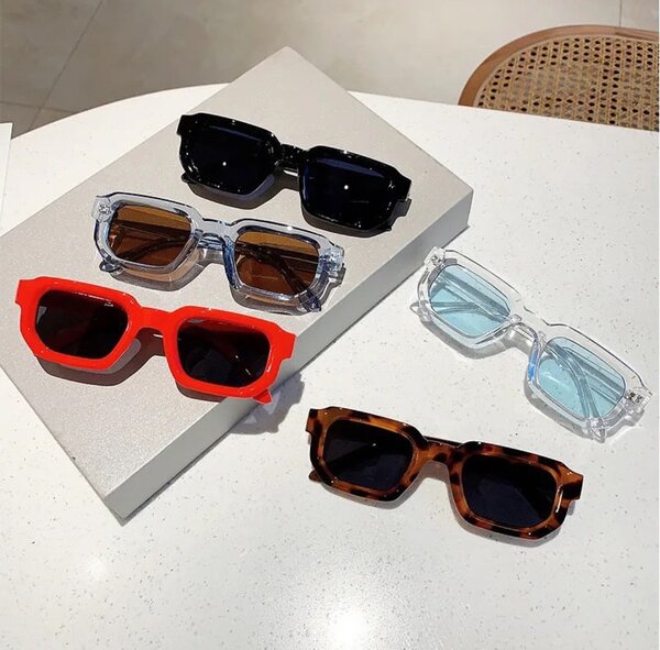 SUNGLASSE