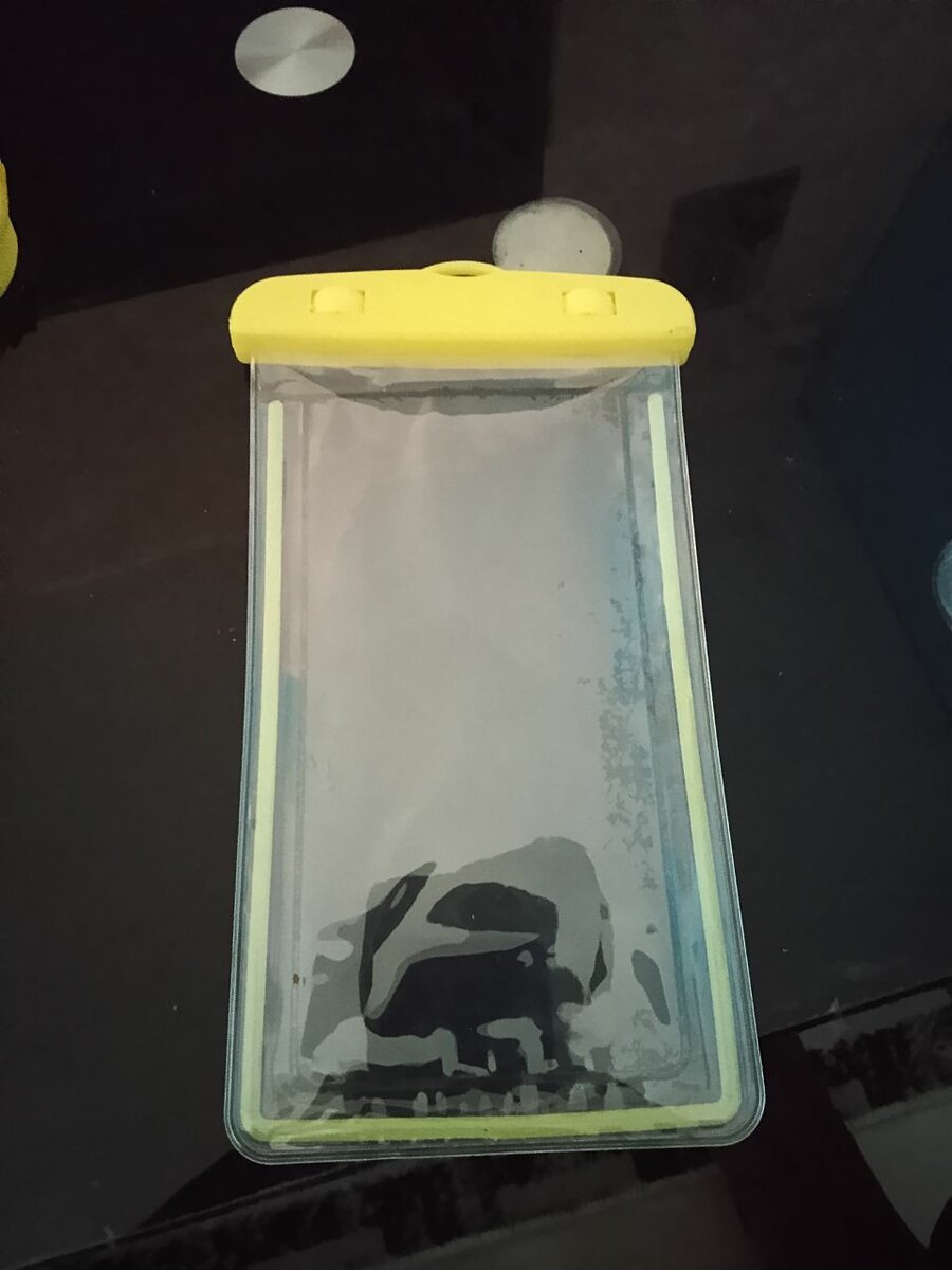 Protège téléphone contre la pluie