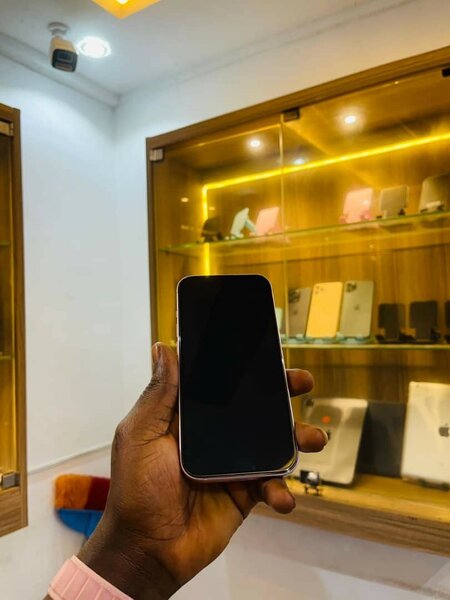 iPhone 15