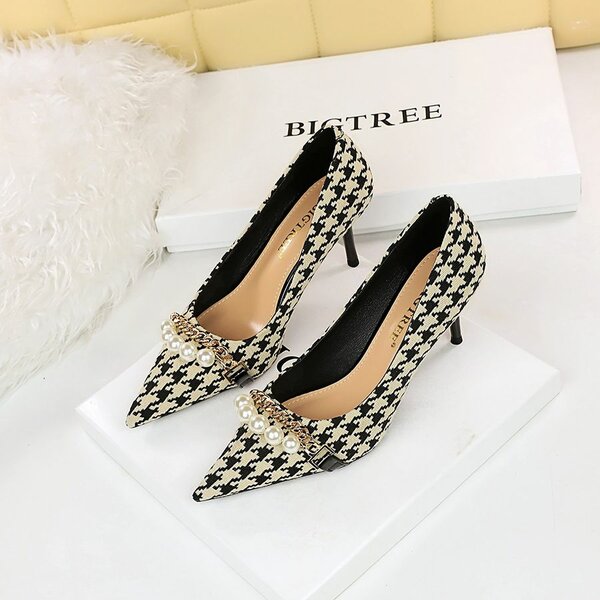 Ladies shoe