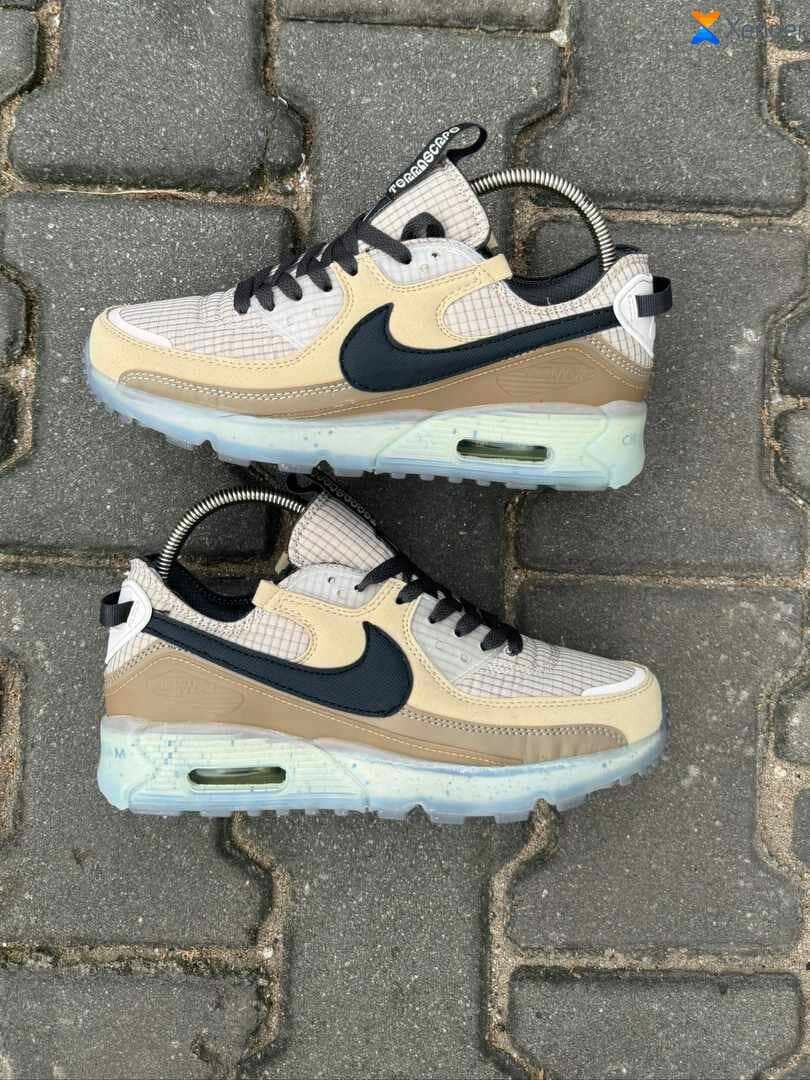 Paire de NIKE