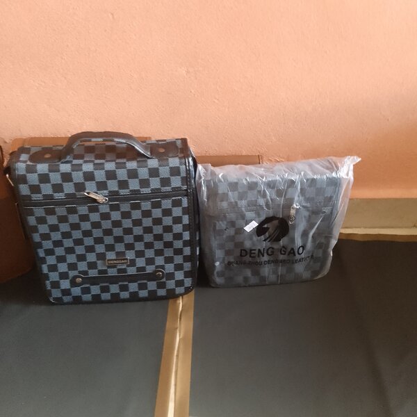 Sac de voyage à carreaux