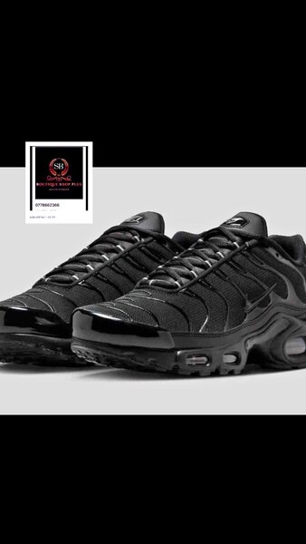 Basket nike tn authentique avec sa boîte