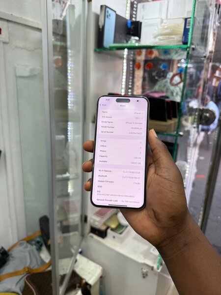 iPhone 15 pro max 256gb natural titanium