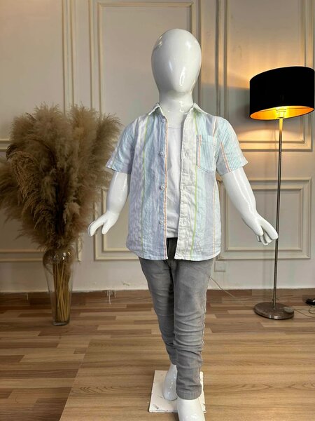 ensemble de vêtements chemise et pantalon
