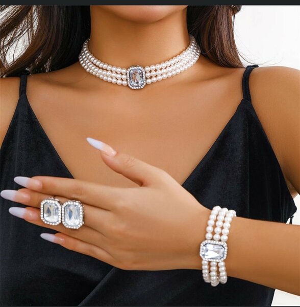 Ladies Necklace