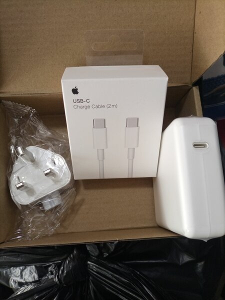 MacBook type C charger 61w