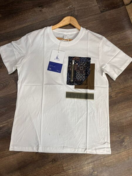 Tee shirt