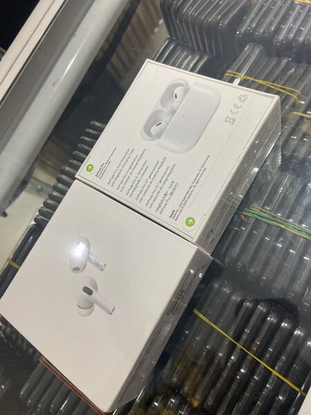 AirPods