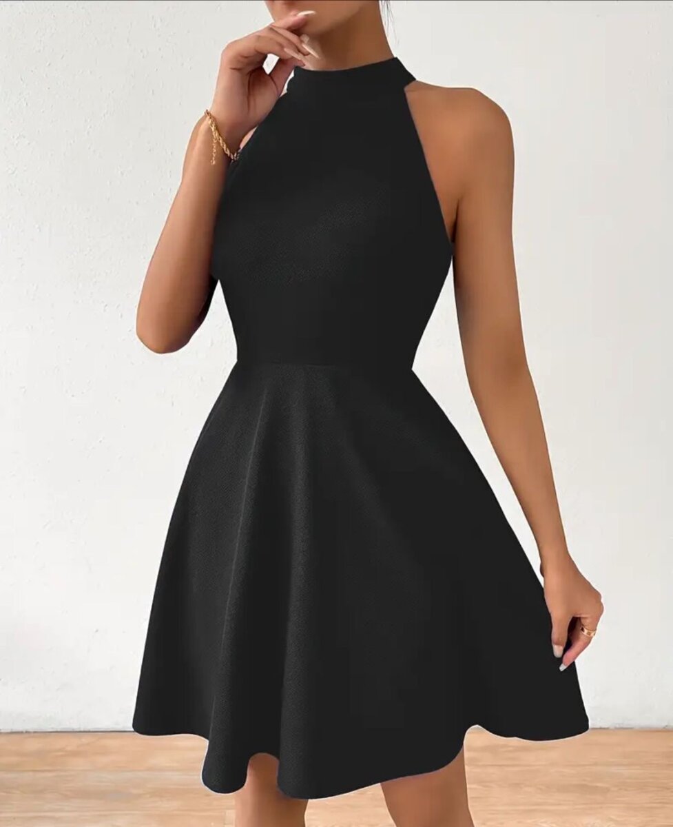 Robe noire élégante sans manches