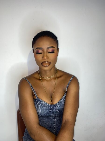 Makeup artist