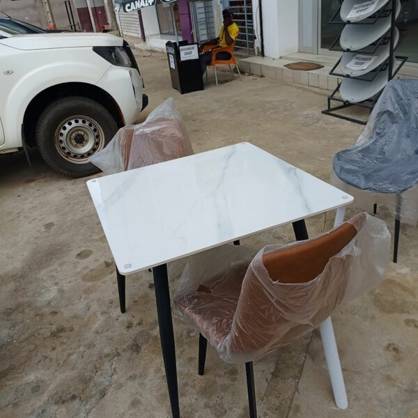 Table de salle à manger