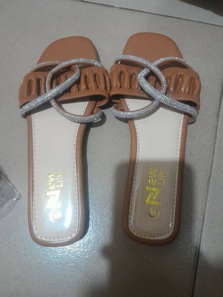 Ladies slippers