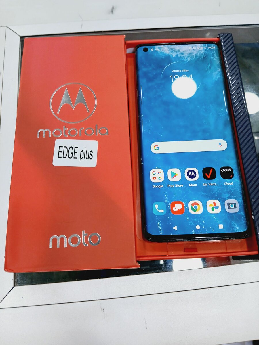 MOTOROLA EDGE PLUS