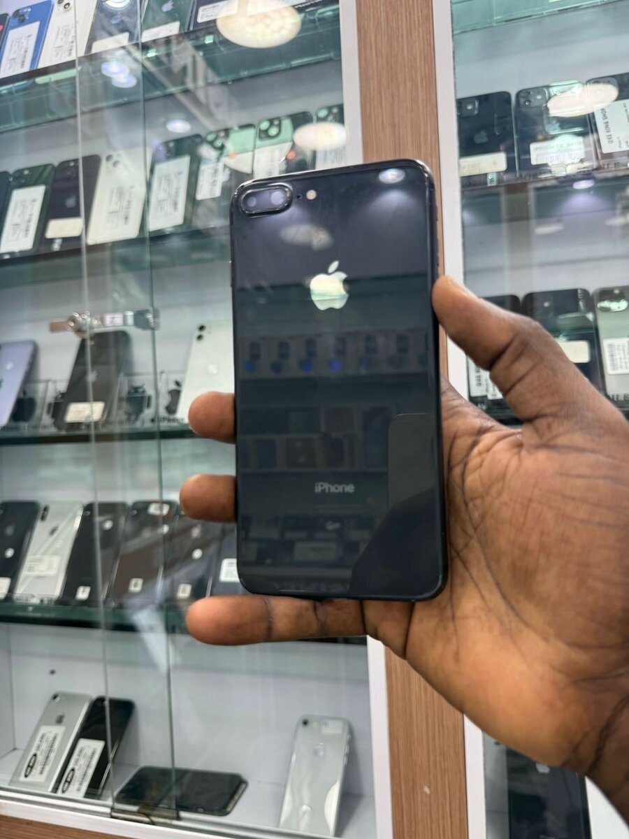 iPhone 8 Plus