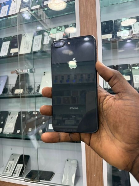iPhone 8 Plus