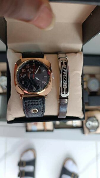 Montre élégante avec bracelet