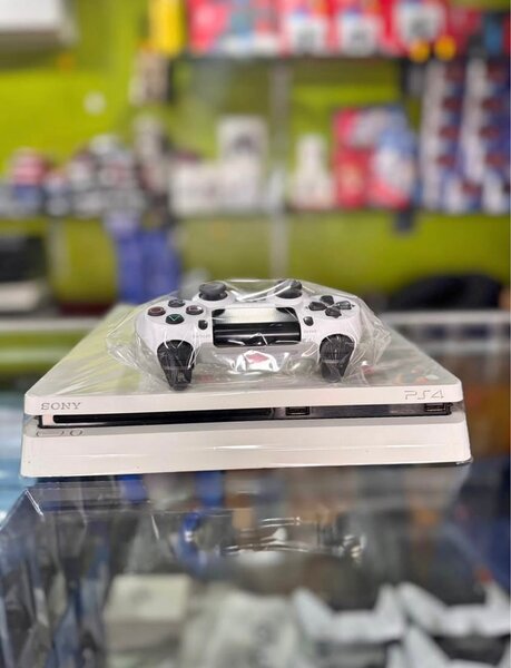 PS4 Slim Blanche