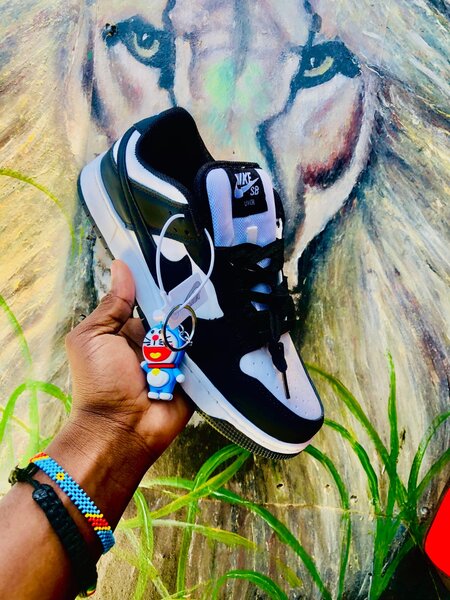 Sb sneakers