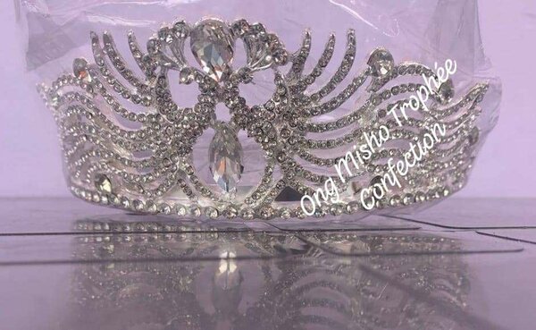 COURONNE MISS