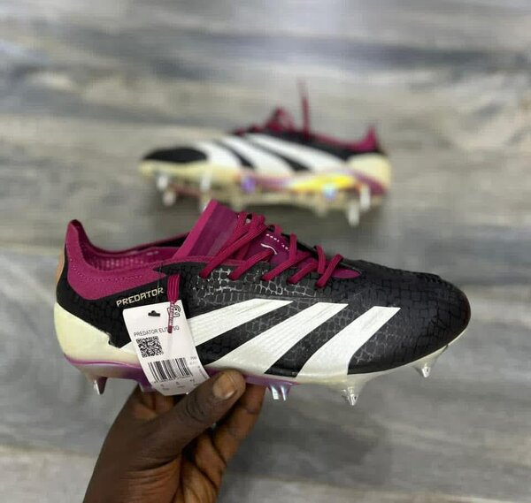 Chaussures de football Adidas Premium