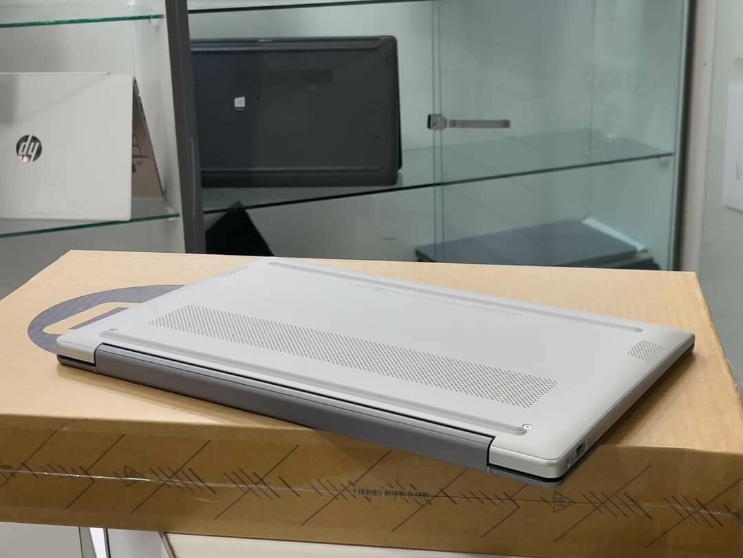 HP 240 G10