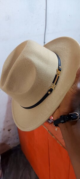 Chapeaux neufs