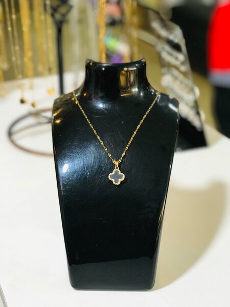 Clover necklace