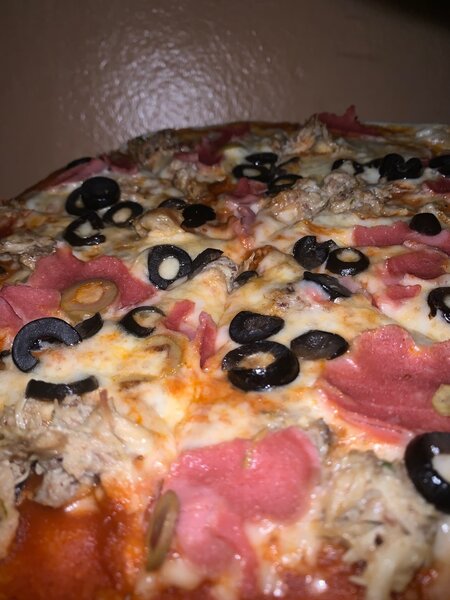 PIZZA ROYALE