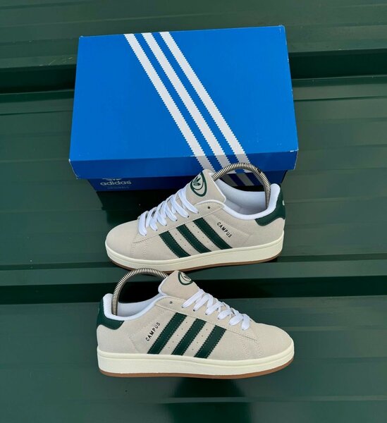 Chaussures Adidas campus avec carton  / sortir