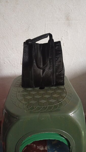 Sac à main noir élégant