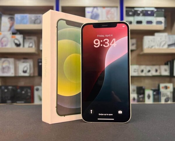 iPhone 12 simple