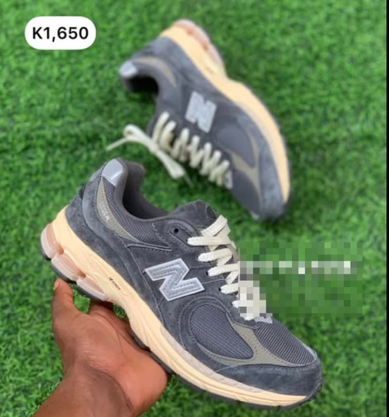 sneakers blue gray