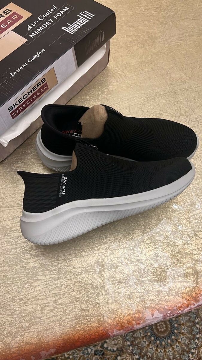 Skechers