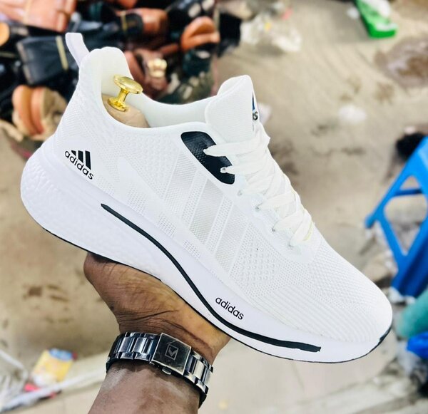 Chaussure de sport Adidas