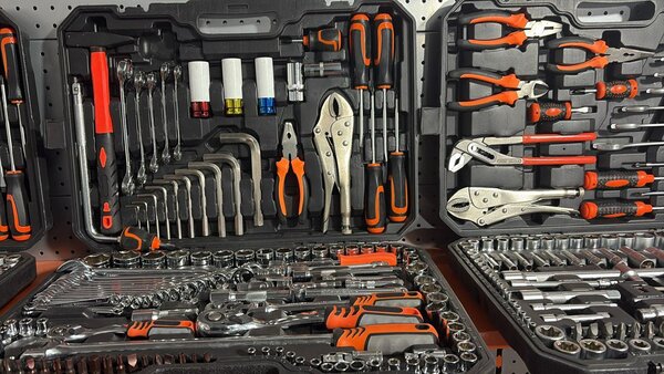 Screw driver