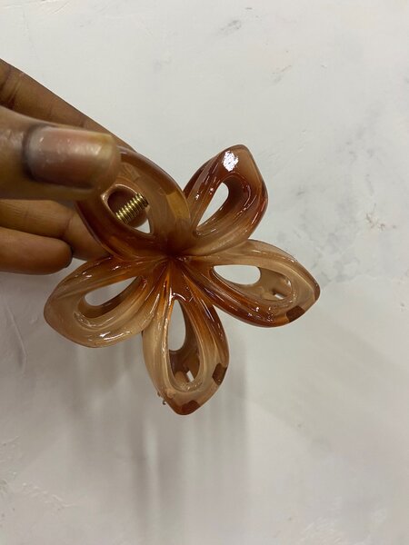 Flower hair claw