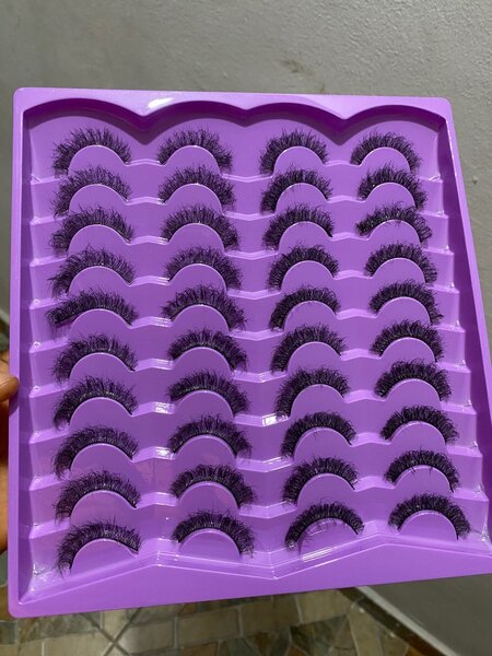 Strip lash