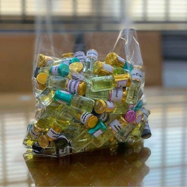 Perfume oil