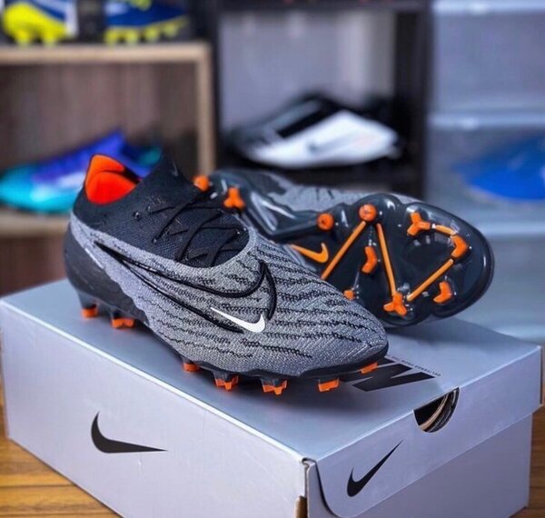 SOCCER BOOTS