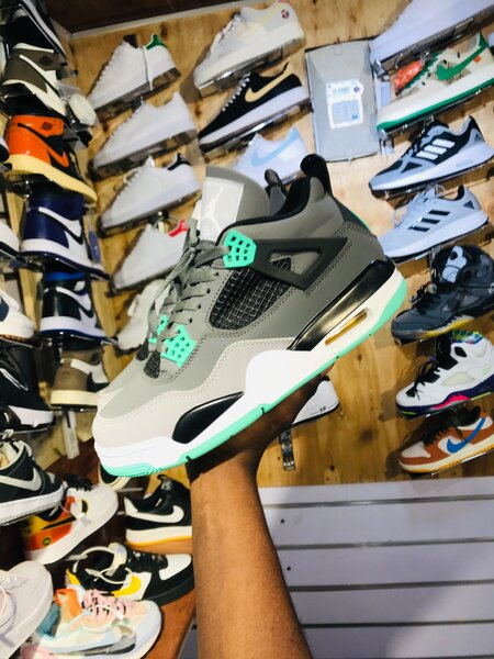 Jordan 4