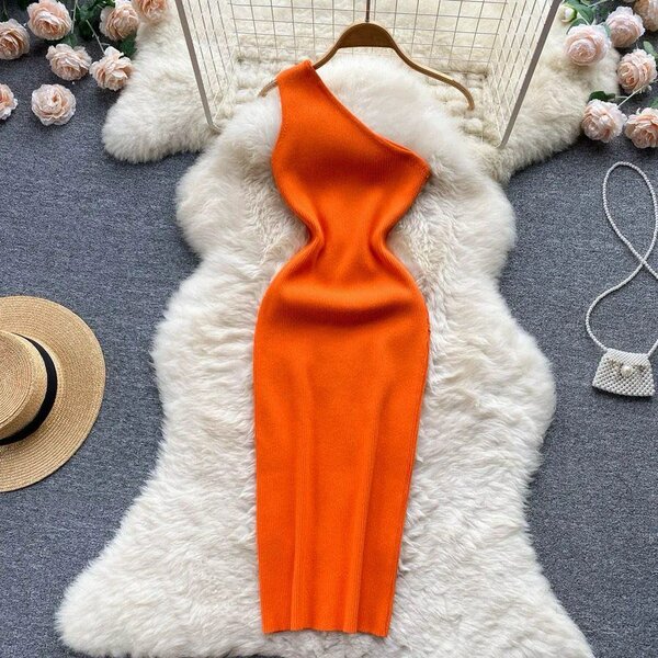 Robe asymétrique orange élégante