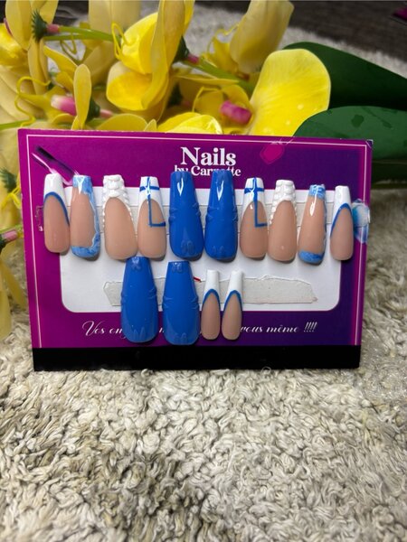 Ongles Press-Ons Bleus Élégants