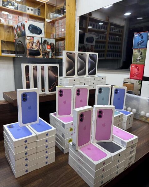 Apple iPhone 16