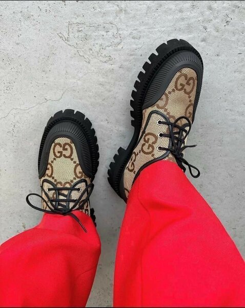 Shoe