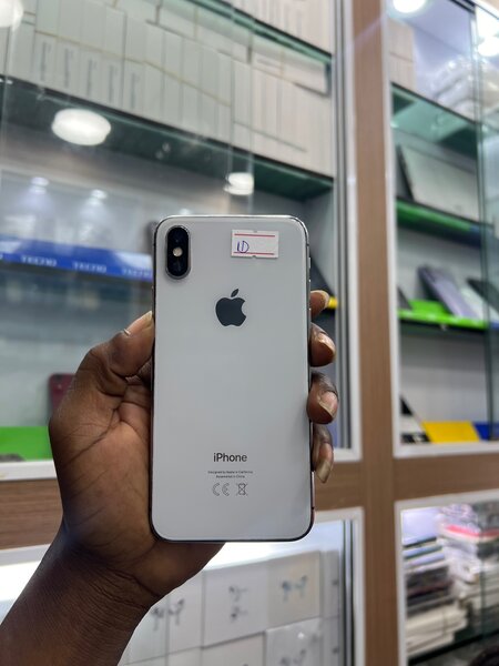 X sans ID 64Go disponible