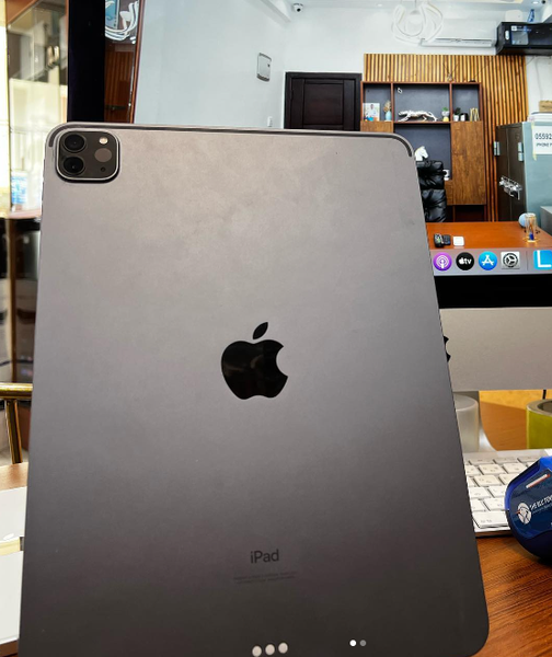 Apple iPad Pro 2O2O 128gb Wi-Fi