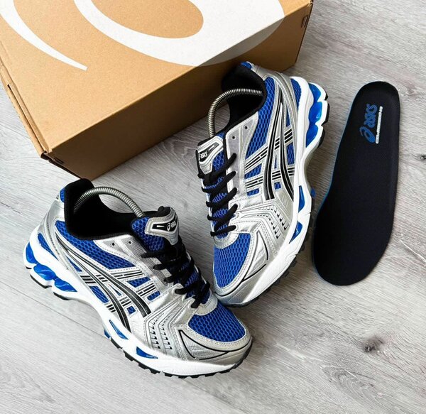 ACES SNEAKERS