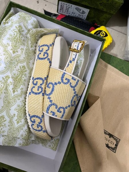 sandal